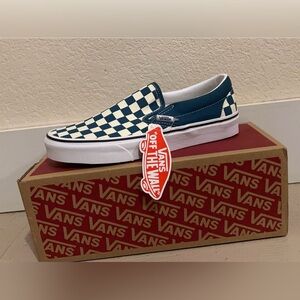 7.5 brand new, they were too small for me